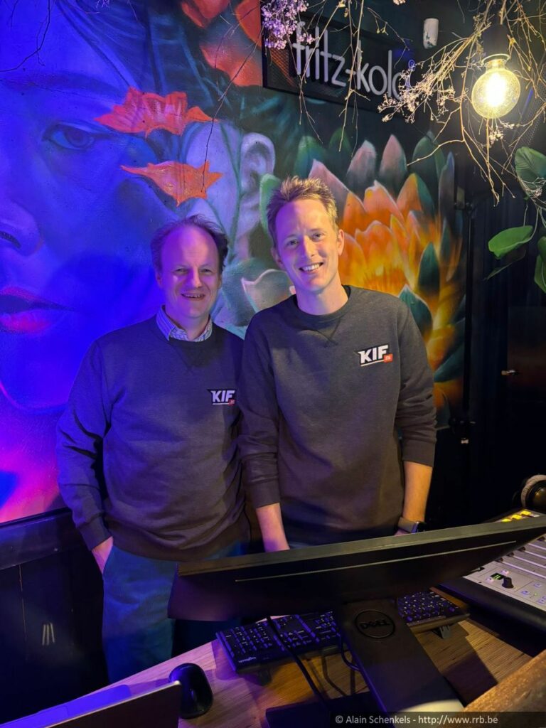 2-6-768x1024 K.I.F nos studios radio
