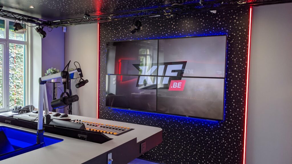 3-6-1024x576 K.I.F nos studios radio