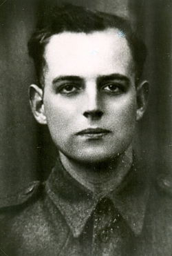DE-QUEKER-Rene-1924-1944-1 Hommage aux soldats tués à l'ennemi