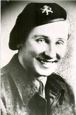 EQUETER-Paul-1921-1944 Hommage aux soldats tués à l'ennemi