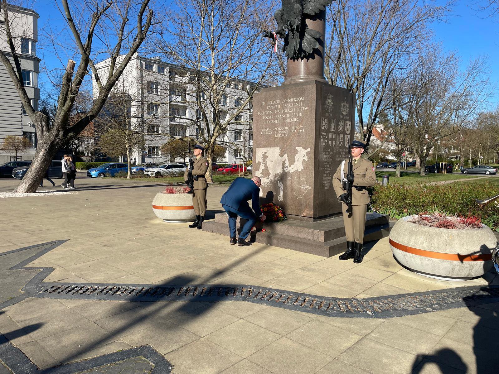 La flandre a été en grande partie libérée en 1944 par des soldats polonais theo francken, ministre belge de la défense 1