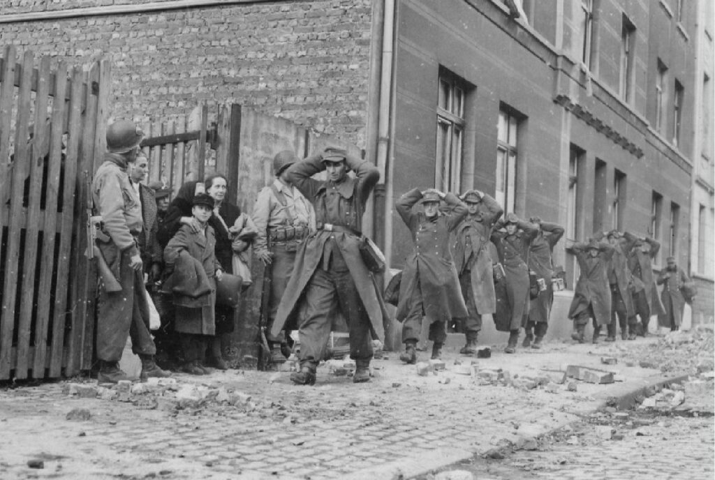 La-liberation-de-la-France-la-Belgique-des-Pays-Bas-et-occupation-de-lAllemagne-7-1024x688 La libération de la France, la Belgique, des Pays-Bas et occupation de l'Allemagne