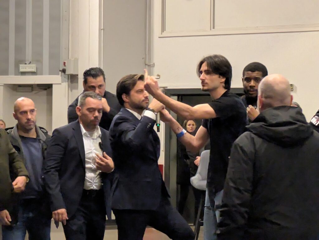 Lextreme-gauche-et-la-violence-comme-argumentaire-6-1024x769 L'extrême gauche et la violence comme argumentaire (Alain Schenkels)