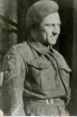 VAN-NUFFEL-Louis Hommage aux soldats tués à l'ennemi