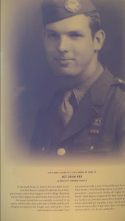Le-Sergent-Americain-John-Ray-Un-destin-un-homme-a-Sainte-Mere-Eglise-tue-a-lage-de-21-ans-2 Le Sergent Américain John Ray : Un destin, un homme à Sainte-Mère-Église, tué à l'âge de 21 ans