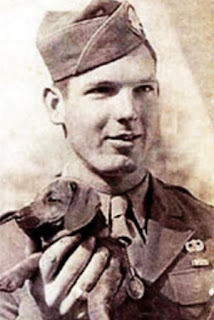 Le-Sergent-Americain-John-Ray-Un-destin-un-homme-a-Sainte-Mere-Eglise-tue-a-lage-de-21-ans Le Sergent Américain John Ray : Un destin, un homme à Sainte-Mère-Église, tué à l'âge de 21 ans