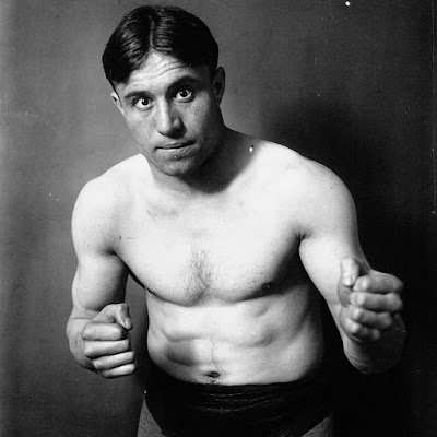 Le-boxeur-professionnel-Edouard-Til-veteran-de-la-grande-guerre-est-deporte-et-assassine-a-Auschwitz Le boxeur professionnel Édouard Til, vétéran de la grande guerre, est déporté et assassiné à Auschwitz à l'âge de 55 ans